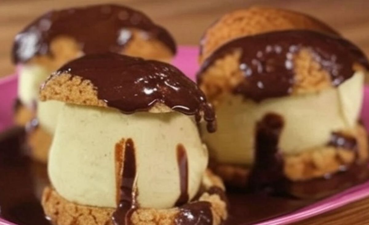 Recette profiteroles glace vanille et sauce au chocolat